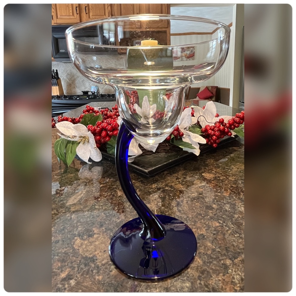 Libbey-Bravura-Cobalt Blue Curved Stem Margarita Glass Set Of Four. - Picture 4 of 8